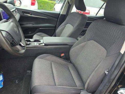Used 2025 Toyota Camry LE FWD image 5