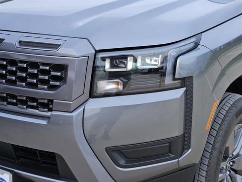 Used 2026 Nissan Frontier SV w/ Tow Package image 5