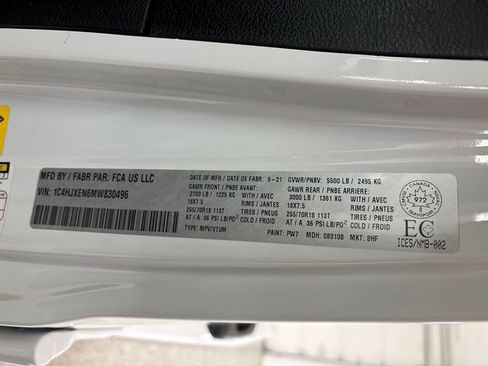 Used 2021 Jeep Wrangler Unlimited Sahara w/ Uconnect 4C Nav & Sound Group image 14