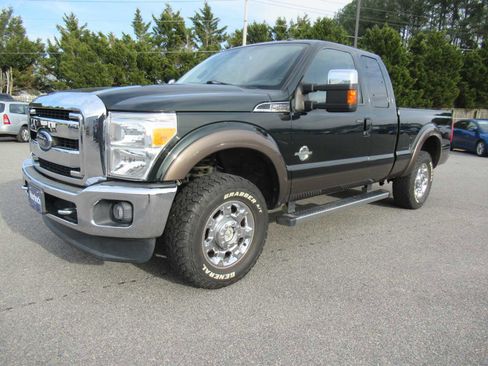 Used 2015 Ford F250 Lariat w/ Chrome Package image 1