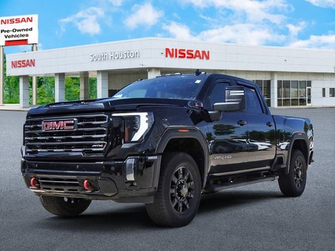 Used 2024 GMC Sierra 2500 AT4 w/ AT4 Preferred Package image 2