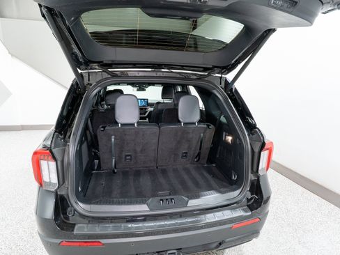 Used 2025 Ford Explorer ST-Line image 34
