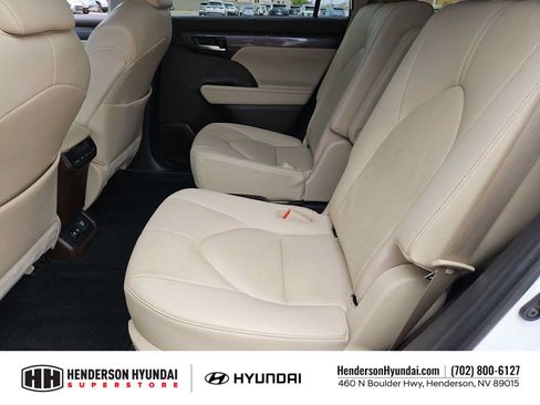 Used 2021 Toyota Highlander Limited FWD image 20