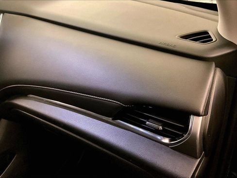 Used 2019 Chevrolet Traverse LT image 15