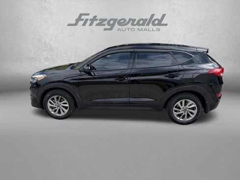 Used 2017 Hyundai Tucson SE FWD image 2