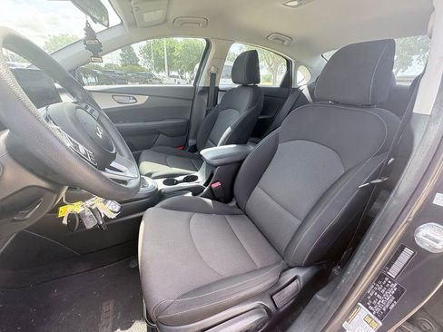 Used 2023 Kia Forte LXS FWD image 6