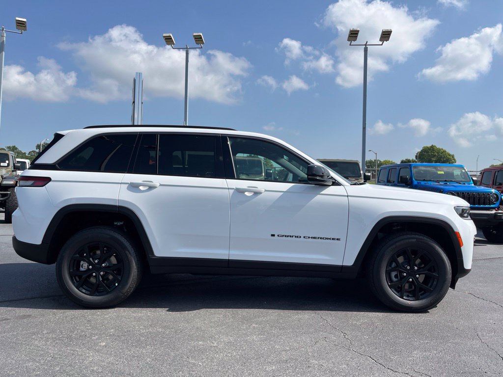 New 2026 Jeep Grand Cherokee Altitude AWD/4WD image 42