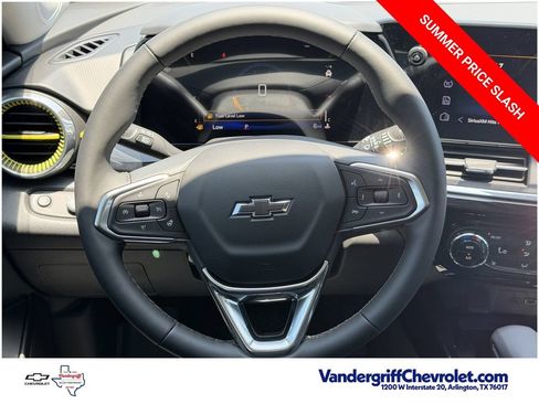 New 2026 Chevrolet Trax ACTIV w/ Sunroof Package FWD image 12