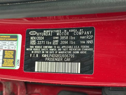 Used 2025 Hyundai Elantra Limited FWD image 29
