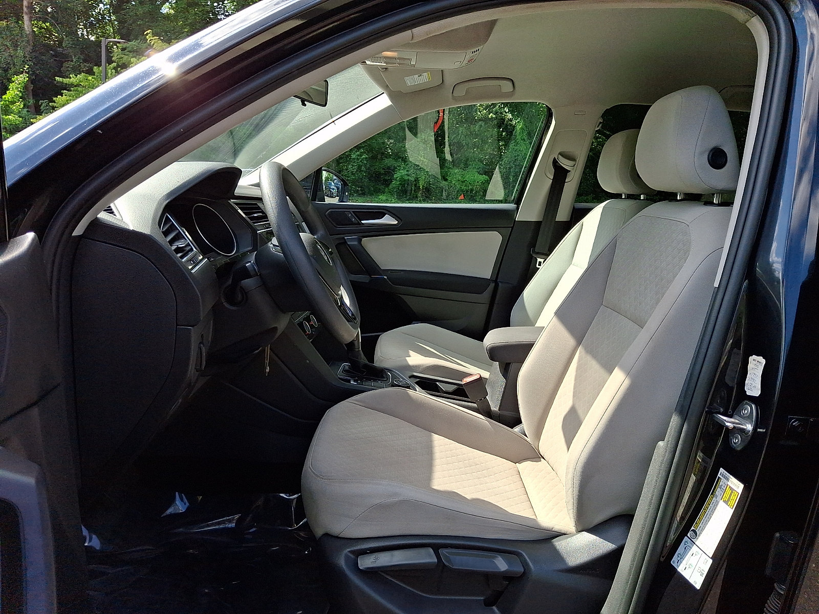 Used 2020 Volkswagen Tiguan S AWD/4WD image 14
