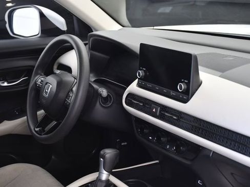 Used 2023 Honda HR-V LX image 25