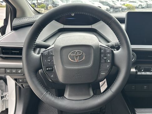 Used 2026 Toyota Prius XLE FWD image 17