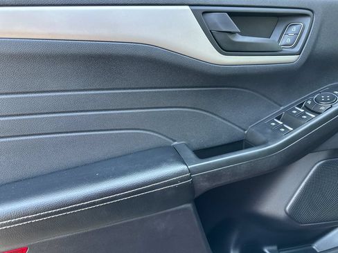 Used 2022 Ford Escape SE w/ Convenience Package FWD image 10