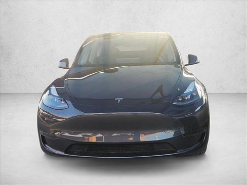 Used 2025 Tesla Model Y Long Range image 2