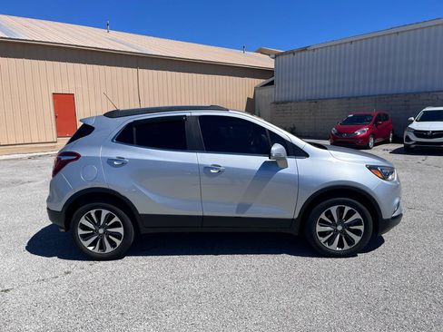 Used 2019 Buick Encore Essence AWD/4WD image 2