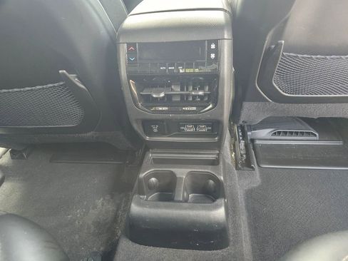 Used 2024 Jeep Grand Cherokee L Laredo image 18