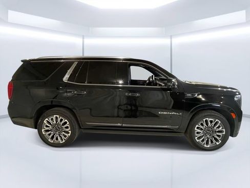 Used 2023 GMC Yukon Denali Ultimate AWD/4WD image 6