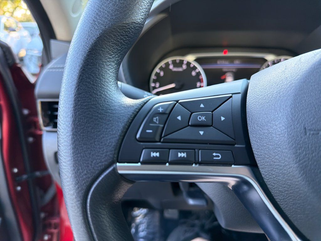 Used 2024 Nissan Sentra SV FWD image 21