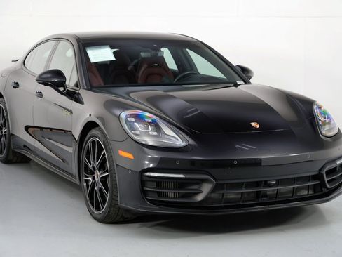 Used 2022 Porsche Panamera 4 w/ Premium Package image 58