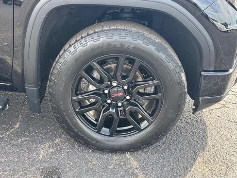 Used 2024 GMC Sierra 1500 Elevation w/ LPO, Elevation Black Package AWD/4WD image 10