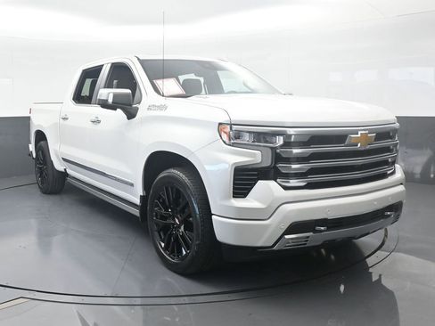 Used 2025 Chevrolet Silverado 1500 High Country w/ Technology Package image 9