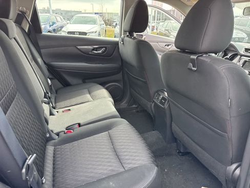 Used 2018 Nissan Rogue S image 23