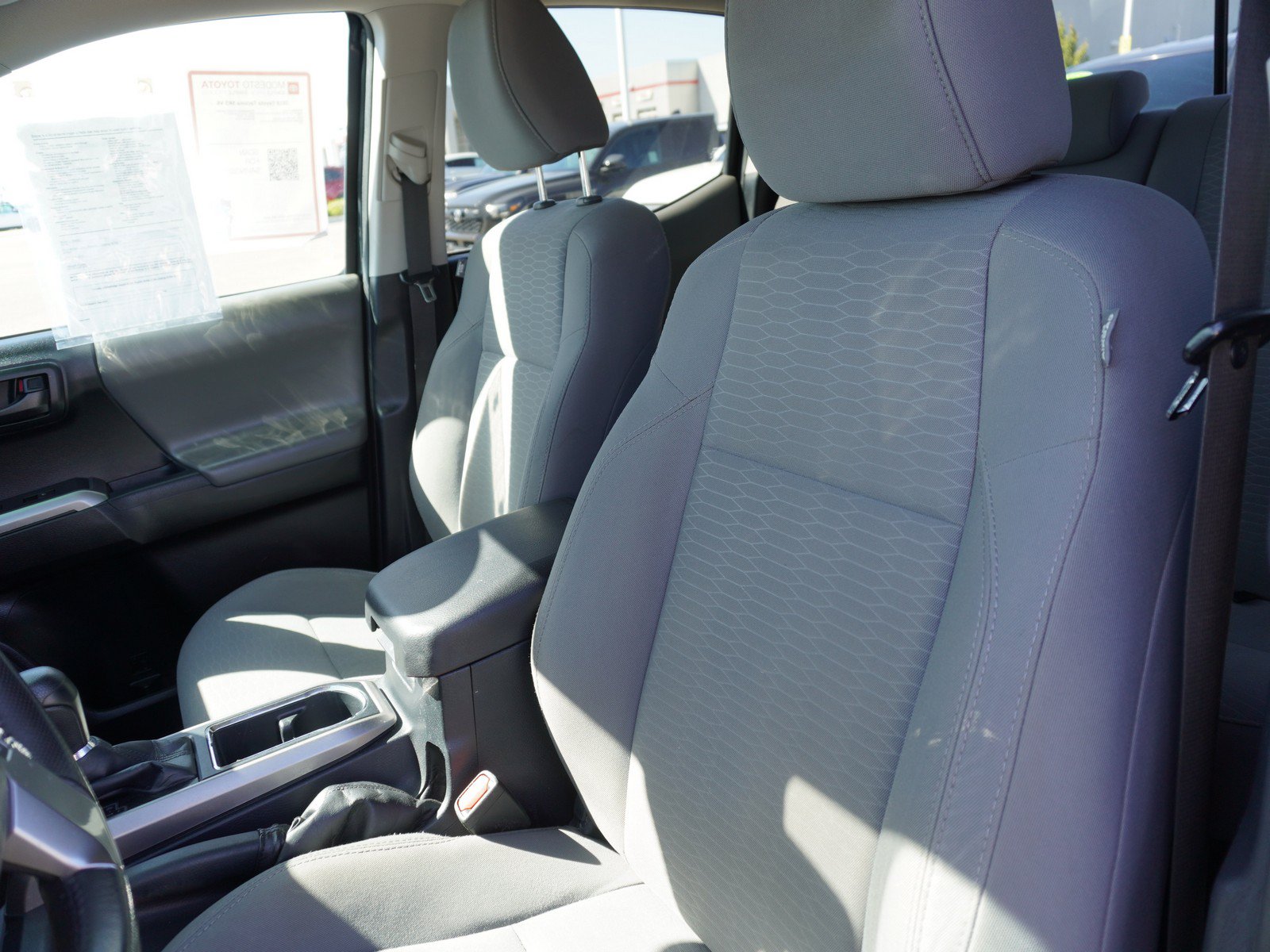 Used 2018 Toyota Tacoma SR5 RWD image 21