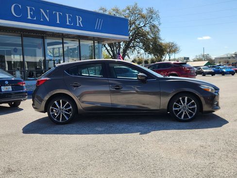 Used 2018 MAZDA MAZDA3 Touring image 7