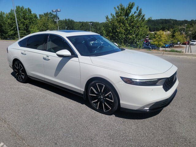 Used 2024 Honda Accord Touring image 7