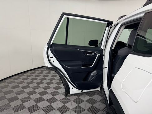 Used 2025 Toyota RAV4 XLE image 25