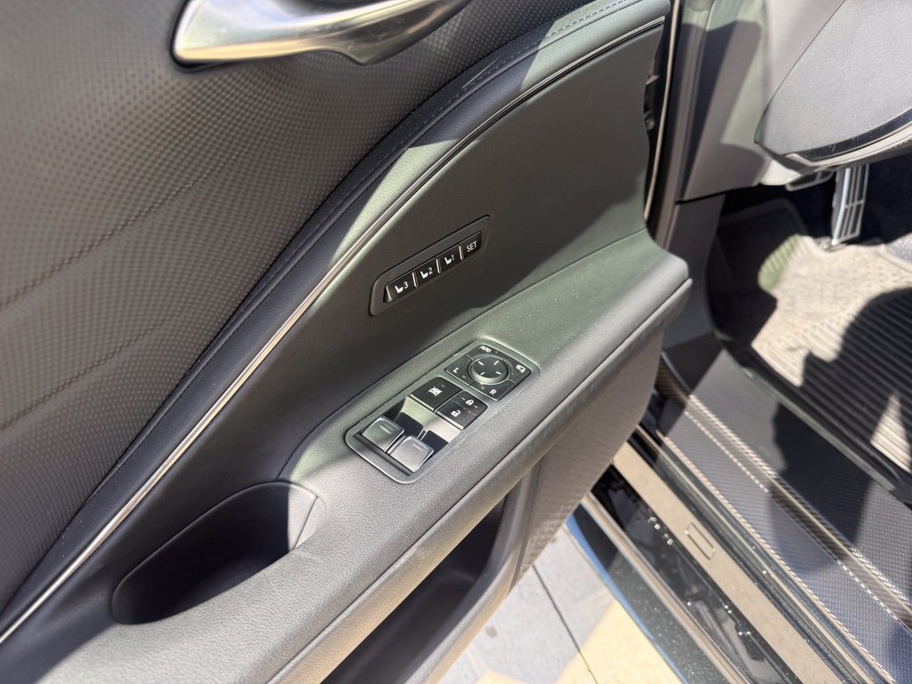 Used 2022 Lexus LC 500 Convertible w/ Touring Package RWD image 8