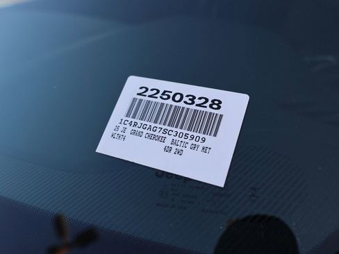 New 2025 Jeep Grand Cherokee Laredo w/ MOPAR Finishing Package image 43