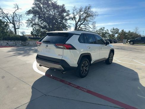 Used 2022 Toyota RAV4 Limited image 5