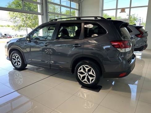 Used 2024 Subaru Forester Premium AWD/4WD image 11