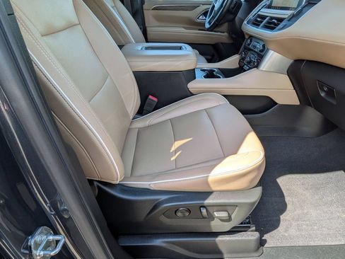 Used 2021 Chevrolet Tahoe Premier w/ Premium Package AWD/4WD image 29