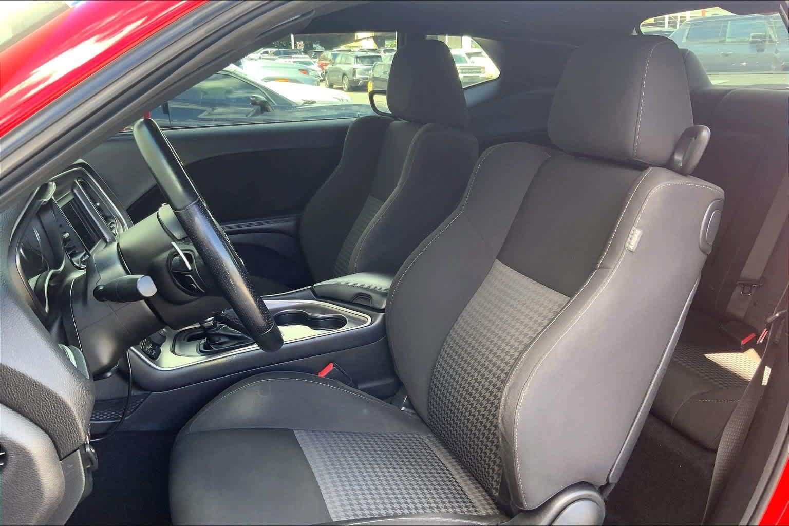 Used 2022 Dodge Challenger R/T RWD image 11
