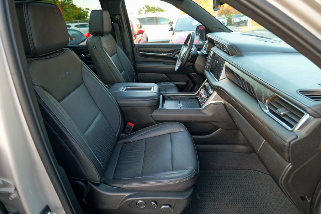 Used 2023 GMC Yukon Denali AWD/4WD image 36