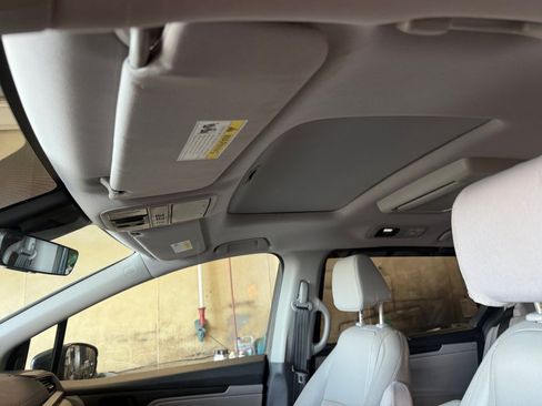 Used 2018 Honda Odyssey EX-L image 25