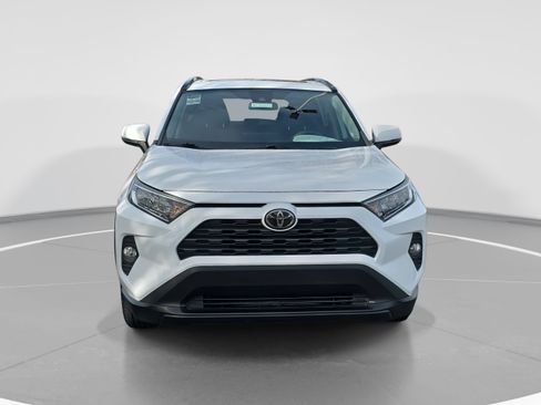 Used 2019 Toyota RAV4 XLE image 2
