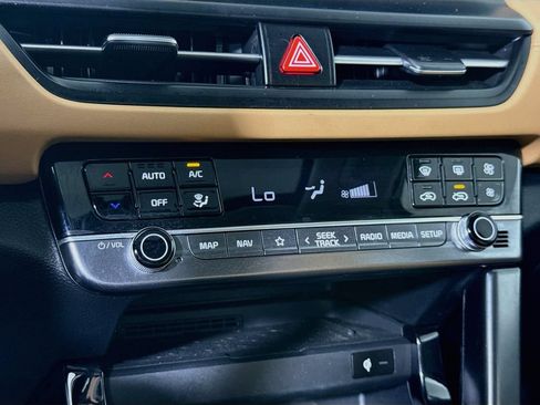 Certified 2025 Kia Seltos EX w/ EX Sunroof Package AWD/4WD image 10