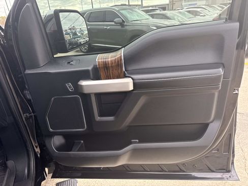 Used 2019 Ford F150 Lariat w/ Equipment Group 502A Luxury image 13