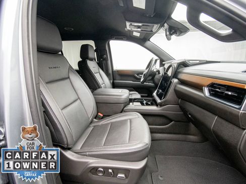 Used 2025 GMC Yukon Denali AWD/4WD image 12