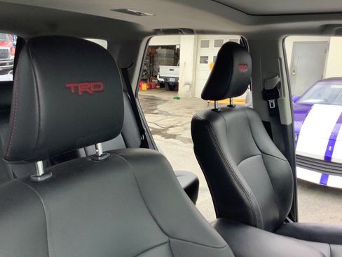 Used 2021 Toyota 4Runner Venture w/ Moonroof Package image 41