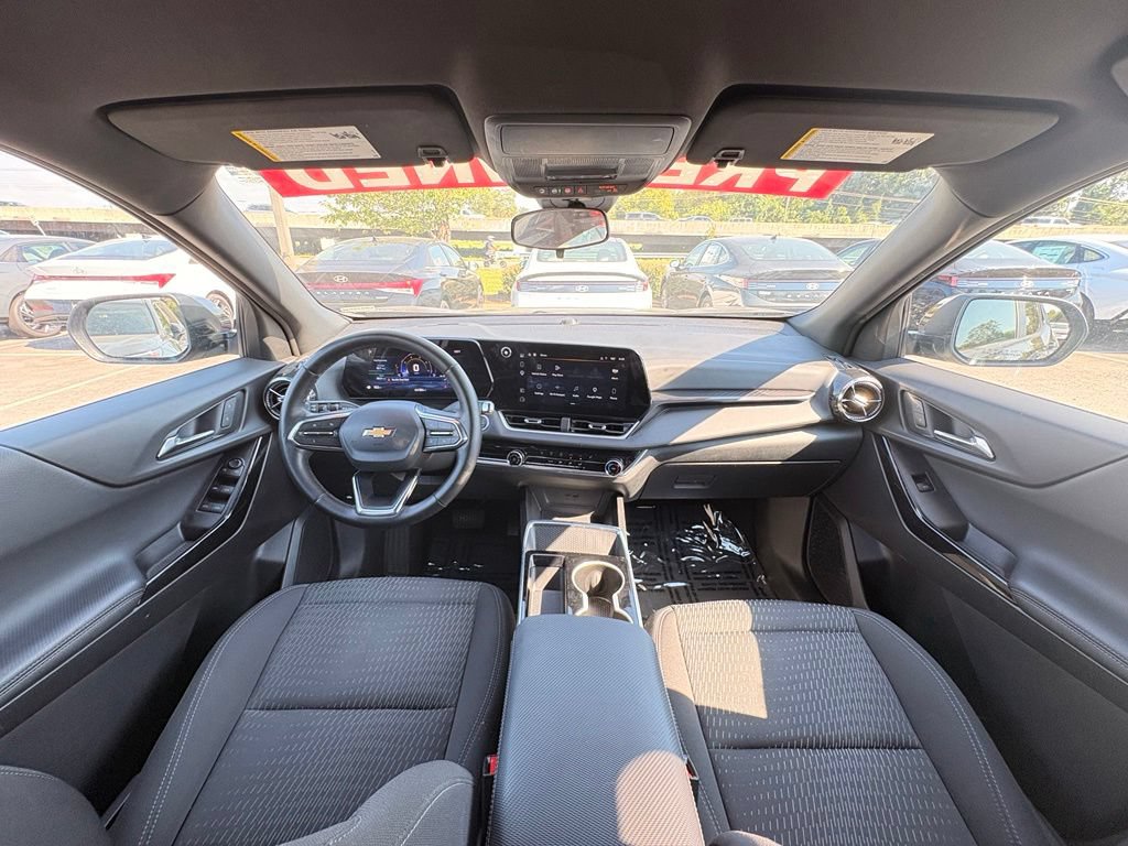 Used 2025 Chevrolet Equinox LT FWD image 29
