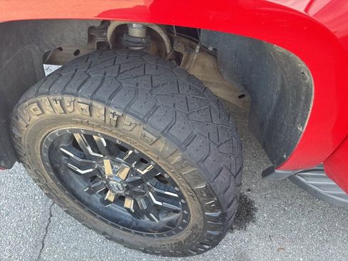 Used 2011 Chevrolet Avalanche LT w/ Luxury Package image 5