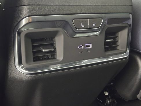 New 2026 Chevrolet Silverado 2500 High Country w/ High Country Premium Package AWD/4WD image 32
