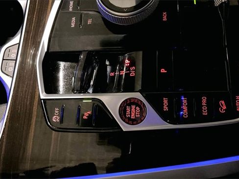 Used 2023 BMW X7 xDrive40i w/ Executive Package image 32