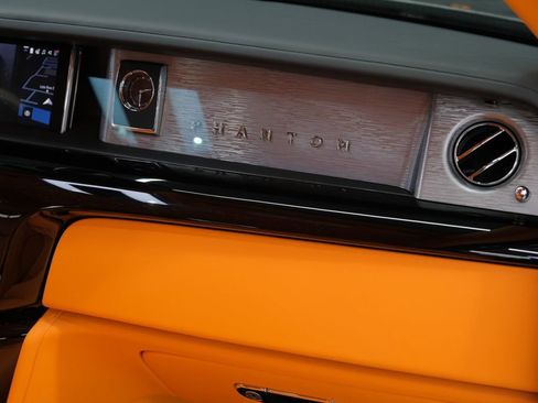 Used 2025 Rolls-Royce Phantom Sedan image 55