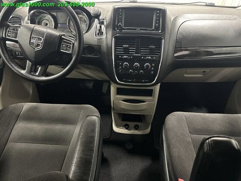 Used 2018 Dodge Grand Caravan SE w/ UConnect Hands-Free Group image 6