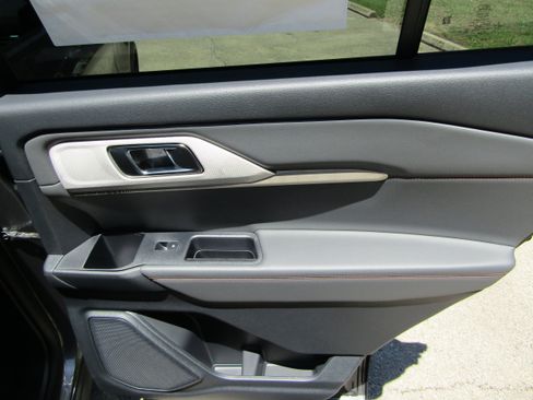 New 2026 Ford Explorer Active w/ Active Comfort Package AWD/4WD image 15